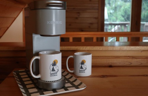 Paris Haus | Cozy Countryside Stone House & Pub with 20 acres of outdoor fun!