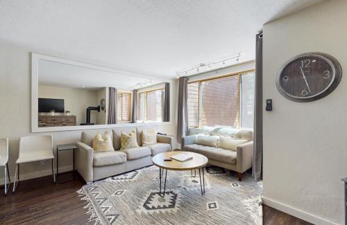 Truckee Wohnung | Cozy Coyote Fork Condo