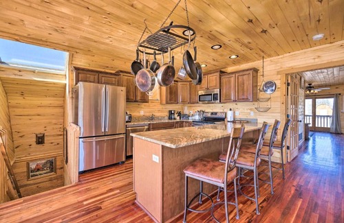Victor Haus | Cozy Cripple Creek Cabin with Mountain Views!