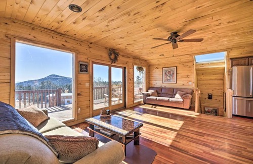 Victor Haus | Cozy Cripple Creek Cabin with Mountain Views!