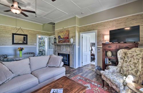 Currituck Haus | Cozy Currituck Home with Fire Pit near Ferry!