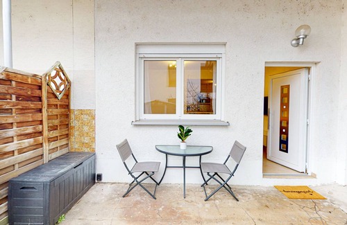 Neustadt-Hambach Wohnung | Cozy Studio apartment 1,3km walk from Hambach castle and 0,2km to the centre