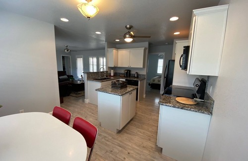 Wellington Haus | Cozy Desert Creek Bungalow in Smith Valley - OHV Paradise