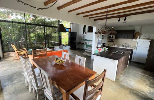 Floridablanca Skihütte | Cozy Designed Family Chalet surrounded by nature - 15 mins to city