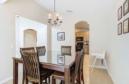Davenport Haus | Cozy Disney Getaway 3BR Home + Private Pool Oasis