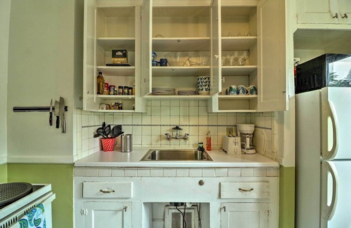 Ferndale Wohnung | Cozy Duplex: Half Mi to Magic Bag & Woodward Ave!