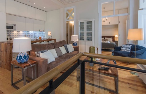 Se Wohnung | Cozy Duplex Home in Alfama by LovelyStay