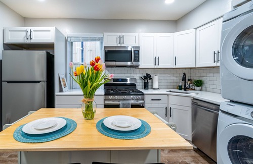 Avondale Wohnung | Cozy Family 3BR Oasis: Park, Private Yard, & BBQ!