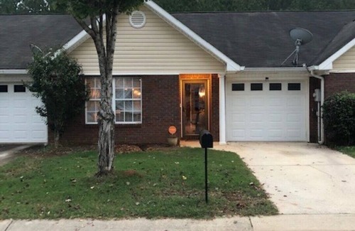 McCalla Haus | Cozy, Family and Friendly Townhome