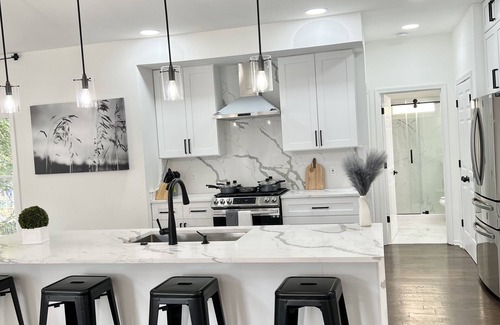 Peachtree Corners Haus | Cozy Family and pet friendly Newly renovated, 6mins to Northside hospital Duluth