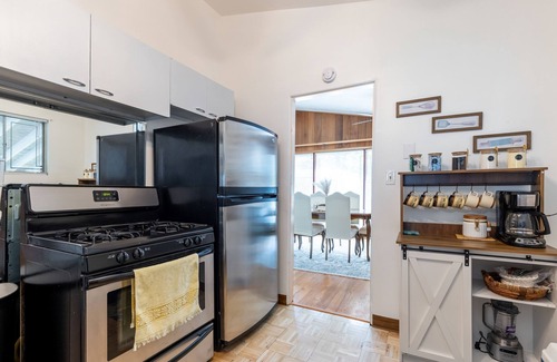 Miller Beach Haus | Cozy Family Getaway- 4 Blocks From The Beach!