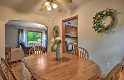 Springfield Haus | Cozy Family Home w/ Kayaks, Dock & Fire Pit!