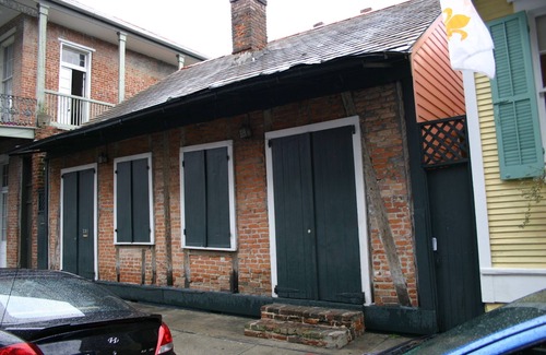 French Quarter Haus | Das French Quarter Home in der Bourbon Street strebt saisonale, längerfristige Mietverträge von Familien an