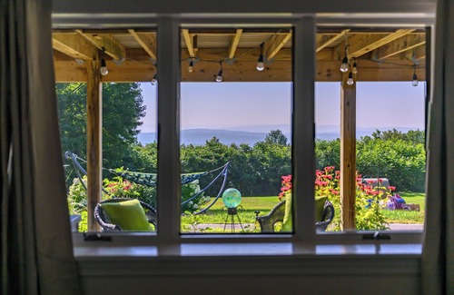Farmington Wohnung | Cozy garden retreat in the Western Maine foothills
