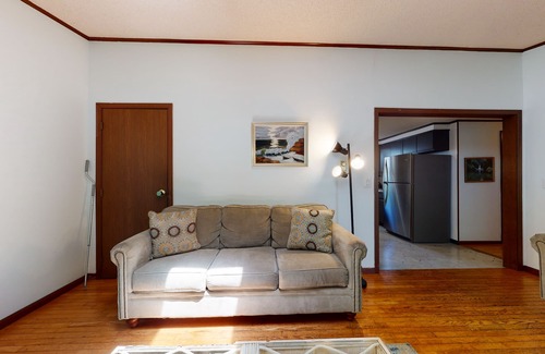 Vineyard Haven Haus | Gemütlicher Kurzurlaub in zentraler Lage mit voll ausgestatteter Küche, möbliertem Deck und Gasgrill