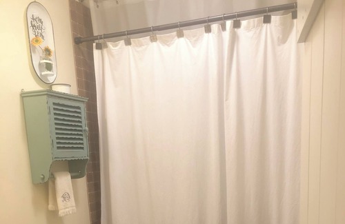 Ottertail Hütte | Cozy Guest Apartment of Stone Cottage on Beautiful Lake in Ottertail