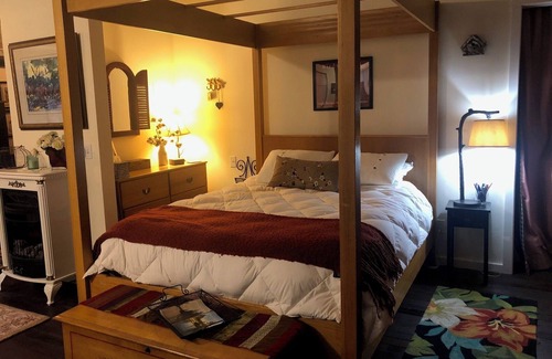 Ottertail Hütte | Cozy Guest Apartment of Stone Cottage on Beautiful Lake in Ottertail