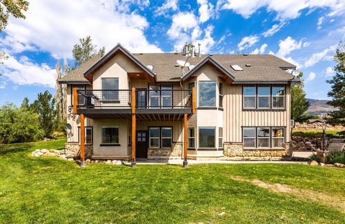 Eden Haus | Cozy Guest Suite with Breathtaking Views