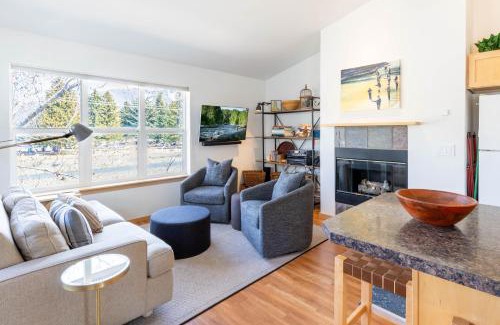 Hailey Haus | Cozy Hailey Haven