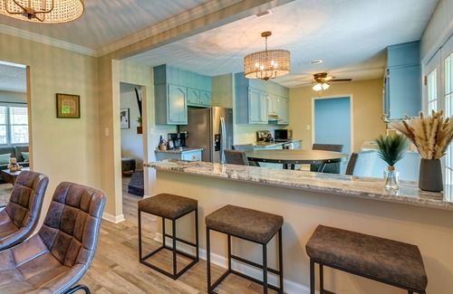 High Point Haus | Cozy High Point Vacation Rental: Near HPU Campus