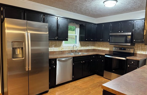 Dallas Haus | Cozy Hilltop 3-bedroom house in charming Dallas GA.