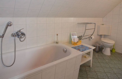 Oberhavel Haus | Cozy Holiday Home in Kappe with Balcony