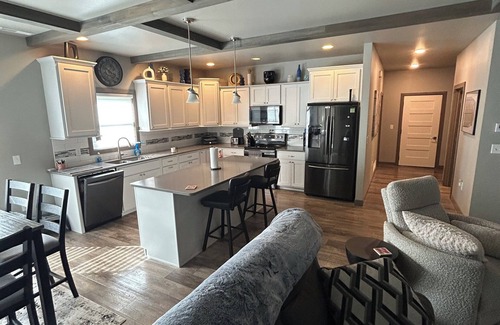 North Spearfish Haus | Cozy home close to all attractions w/ a fabulous kitchen and all amenities!