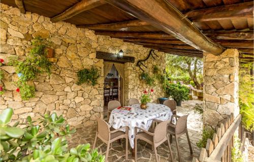 Algatocin Haus | Cozy Home In Algatocin With Kitchenette