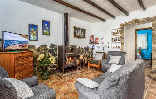 Algatocin Haus | Cozy Home In Algatocin With Kitchenette