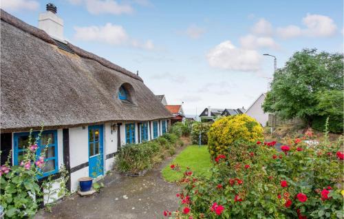 Tejn Haus | Cozy Home In Allinge With Kitchen