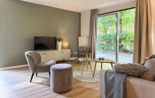 Hoeven Haus | Cozy Home In Hoeven With Wifi