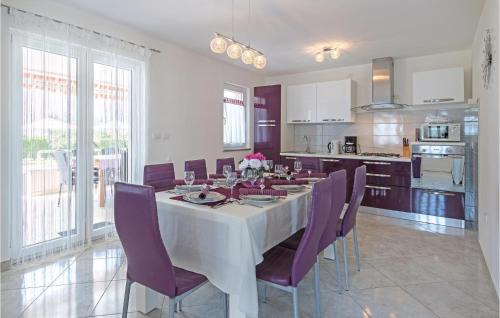Muntic Haus | Cozy Home In Pula With Wifi