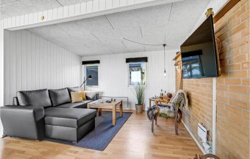 Amtoft Haus | Cozy Home In Vesløs With House Sea View