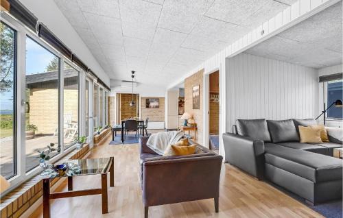 Amtoft Haus | Cozy Home In Vesløs With House Sea View
