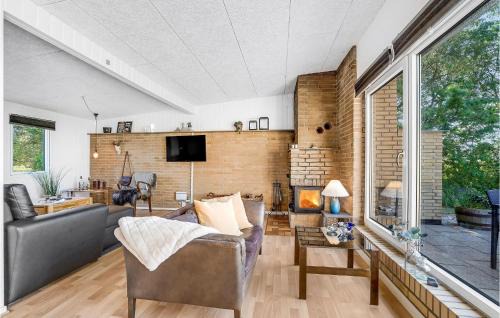 Amtoft Haus | Cozy Home In Vesløs With House Sea View
