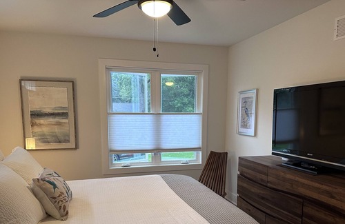 Williams Bay Haus | New construction home just a few minute walk to the lake.