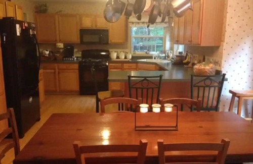Ballston Spa Haus | Cozy home near Track and SPAC - great indoor and outdoor spaces