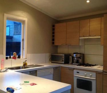 Hillsborough Haus | Cozy Home Stay at Hillsborough Road - Auckland City