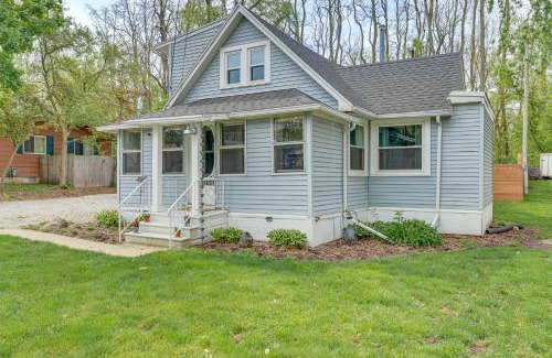 Twin Lakes Haus | Cozy Home with Fire Pit 2 Blocks to Lake Mary!