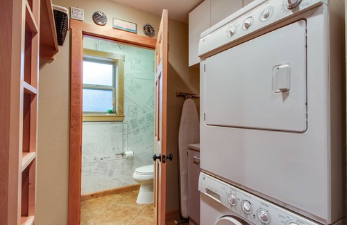 Lake Forest Kabine | Gehen Sie Ihren Hund zum Strand, dann sitzen am Kamin in diesem gemütlichen Haus