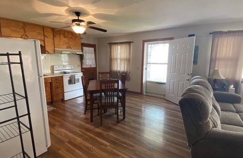 Wheatland Haus | Cozy house/attached garage close to Lucas Oil Race Track and Pomme De Terre Lake