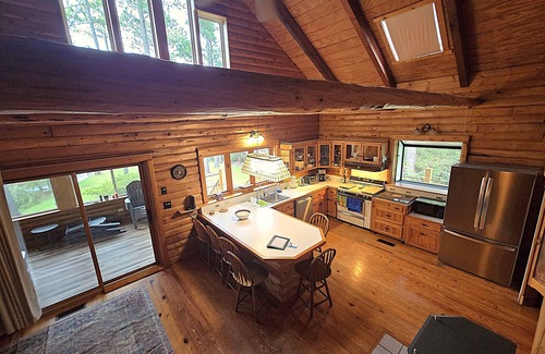 Oriental Haus | Cozy house with deep water private dock