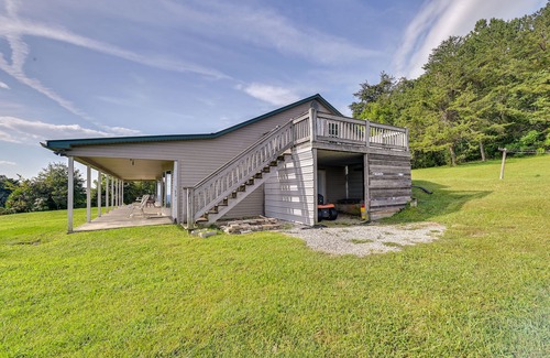 Bethelridge Haus | Cozy Kentucky Getaway w/Panoramic Farm Views!