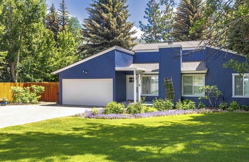 Sun Valley Haus | Cozy Ketchum Home - Dog-Friendly Yard, Hot Tub!