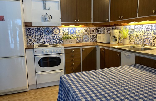 Alvsbyn Kabine | Cozy Lake Cabin in the Forest