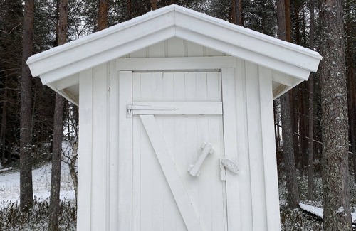 Alvsbyn Kabine | Cozy Lake Cabin in the Forest