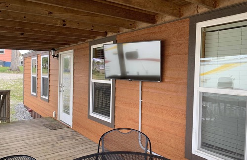 Dandridge Kabine | Cozy Lake Front Park Model on Douglas Lake! Close to area attractions!