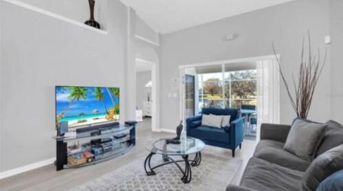 Bridgewater Crossing Haus | Cozy Lake view heated pool home