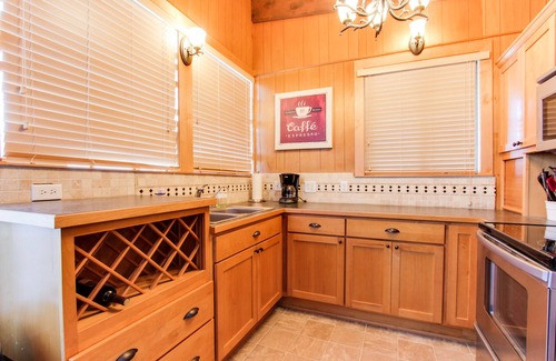 Worley Kabine | Gemütliche Seeufer Kabine w / private Dock & 2 Boot rutscht auf See Coeur d'Alene