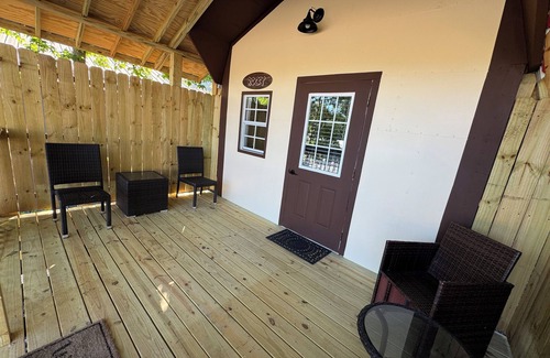 Dandridge Kabine | Cozy Lakeside Cabin 1 Minute Walk From Ship Store & Boat Slips! Rocky
